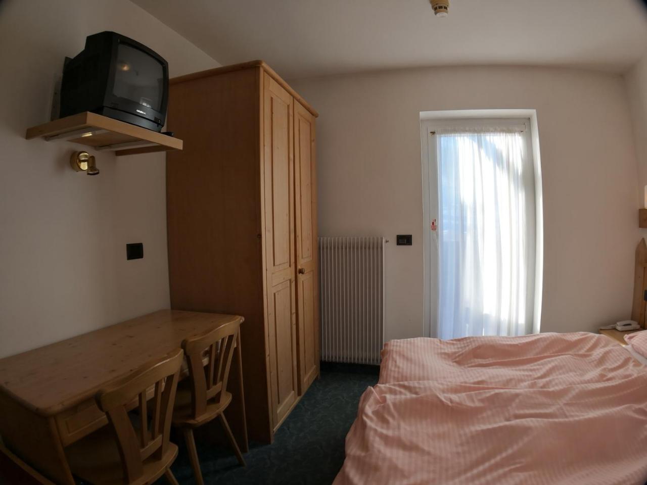 Hotel Alpenrose 帕索罗莱 外观 照片