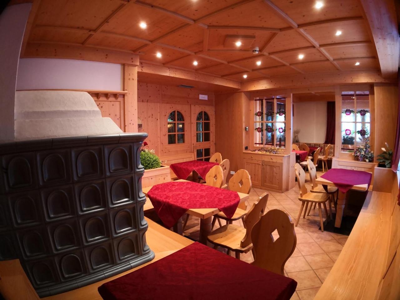 Hotel Alpenrose 帕索罗莱 外观 照片